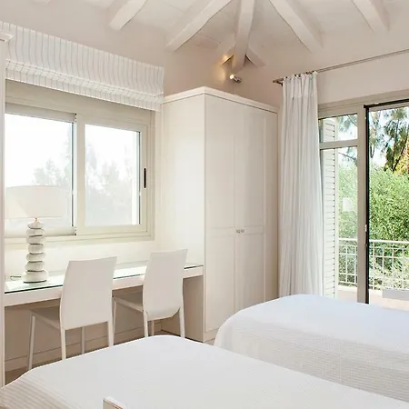 Chinitsa Sea View Holiday home *